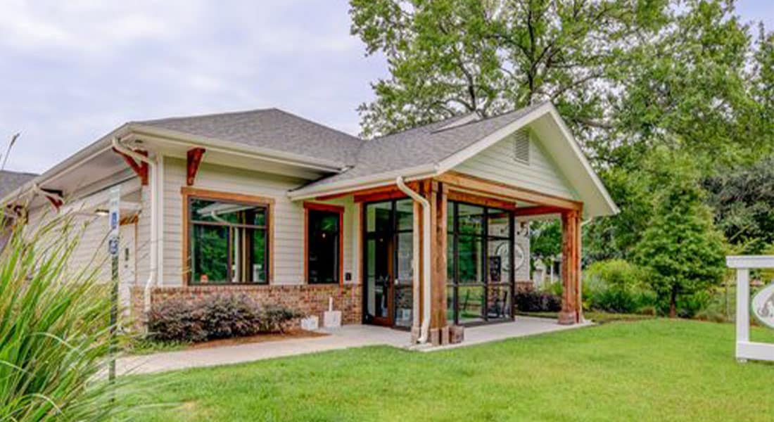 Cane Bay Veterinary Clinic team hiring — join our veterinary staff in Summerville, SC
